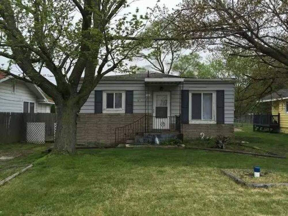 Front view of house - 137 East Pendle Street
