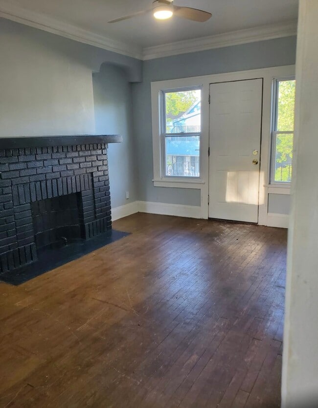 Building Photo - 3390 E 143rd St