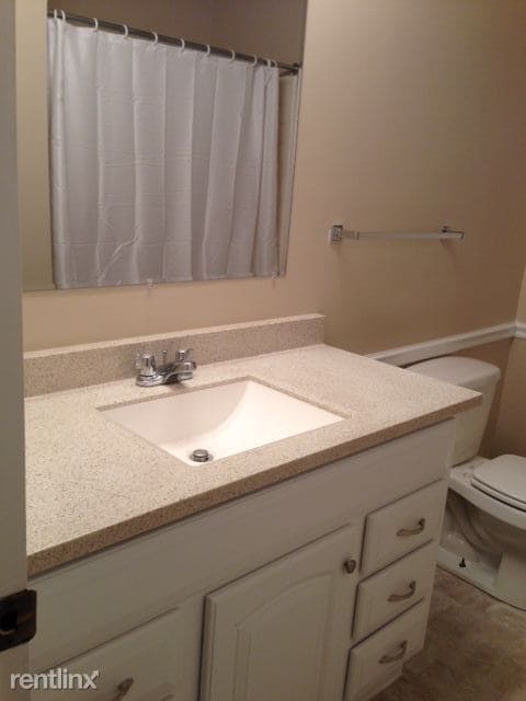 Building Photo - 2 br, 1.5 bath Townhome - 122 Grand Manor Dr