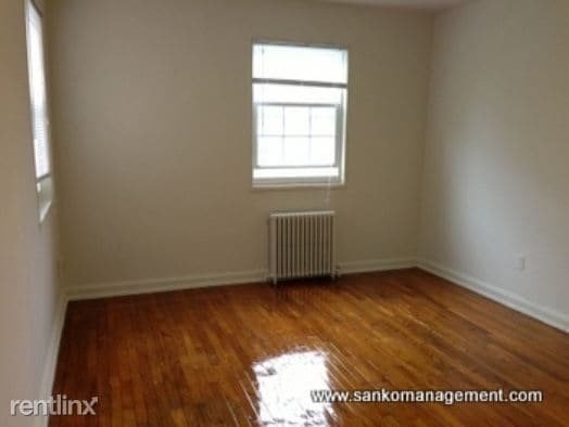 Primary Photo - 400 Browning Ave
