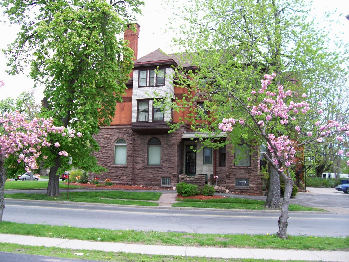 Vista lateral - 97 Linwood Ave