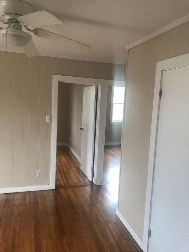 Beautiful Original Hardwood Floors - 800 Shelby Ave
