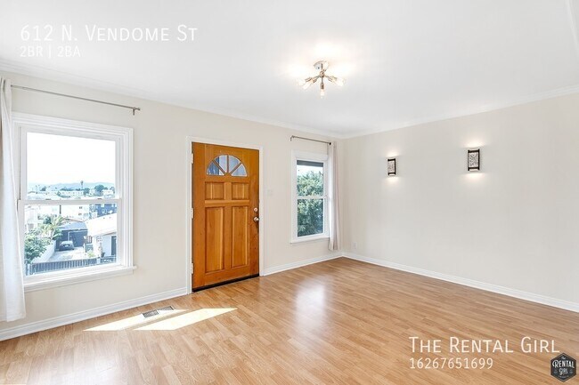 Building Photo - Spacious 2-Story Front Duplex! | Stunning ...
