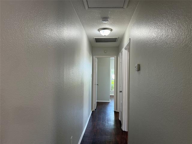 Building Photo - 10239 Blackjack Oaks Dr