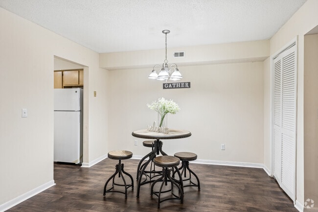 2BR, 2BA - 1,100SF - Dining Room - The Mark