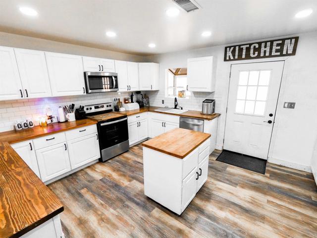 Foto del edificio - 631 Rosalie Way