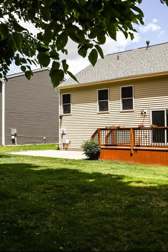 Building Photo - 227 Dowler Dr