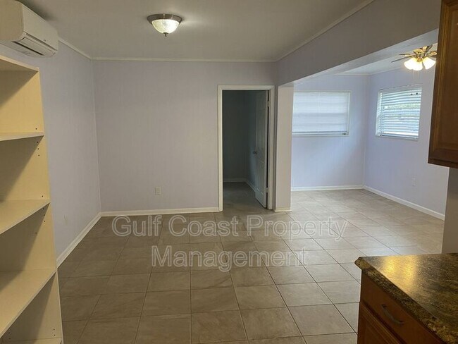 Building Photo - 203 Palmetto Rd W