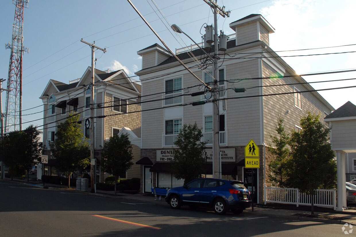 Primary Photo - 1717-1723 Main St