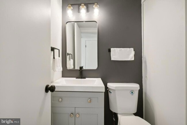 Building Photo - 2400 Kilpatrick Pl