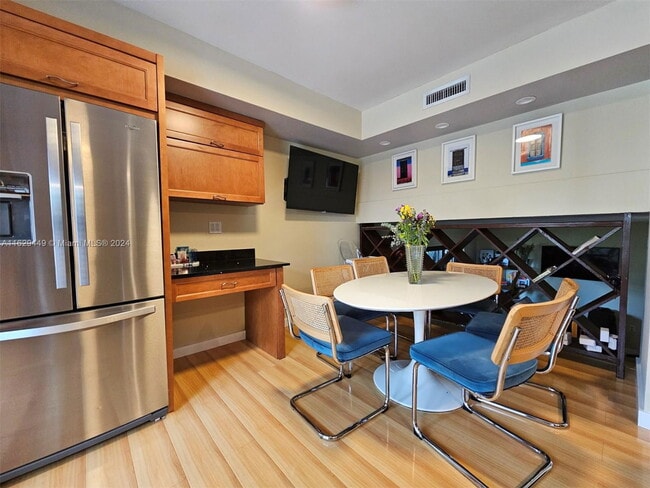 Photo - 400 Valencia Ave House