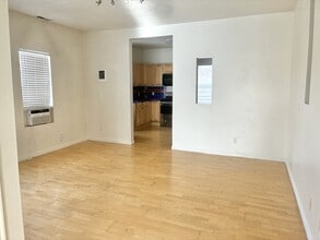 Building Photo - 517 E 500 S