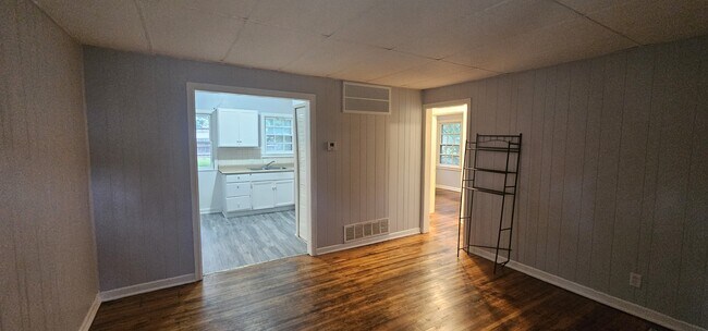 Foto del edificio - 1036 N Ash St