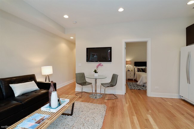 Foto del edificio - 1 br, 1 bath  - 4639 N Broadway St