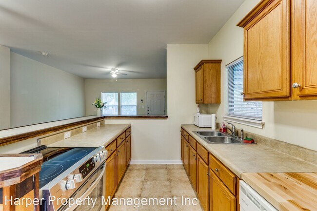 Foto del edificio - 3 br, 2 bath House - 1821 Santa Monica St