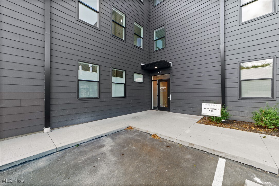 2017 W 44th St Cleveland, OH 44113 – photo 2