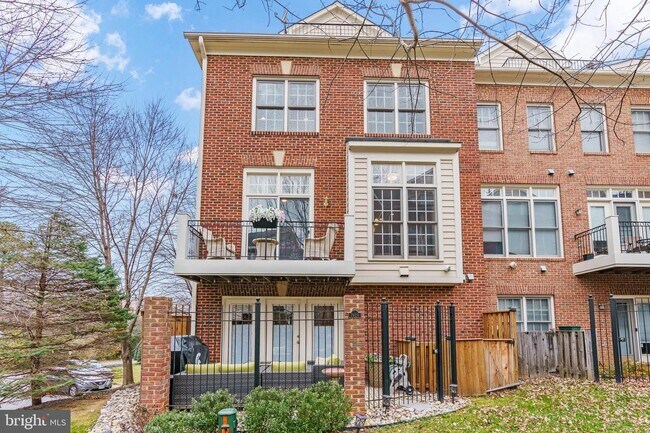 Building Photo - 7429 Seneca Ridge Dr