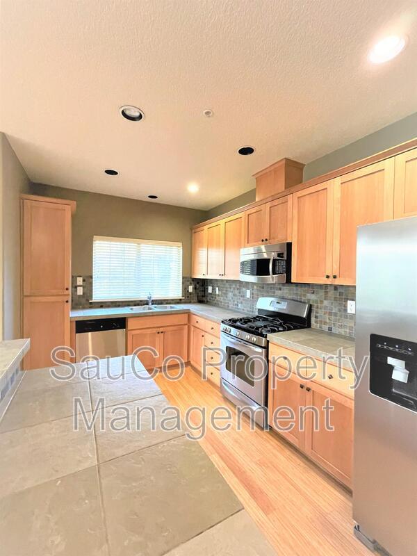 Building Photo - 626 NE Newstead Ln