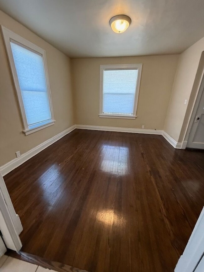 Foto del edificio - 2402-2404 S 10th St