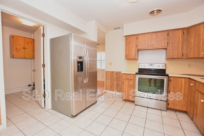 Building Photo - 1503 Hanson Ave