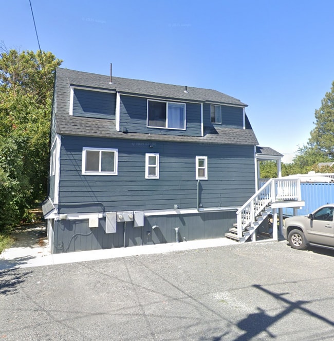 Building Photo - 336 N Washington St