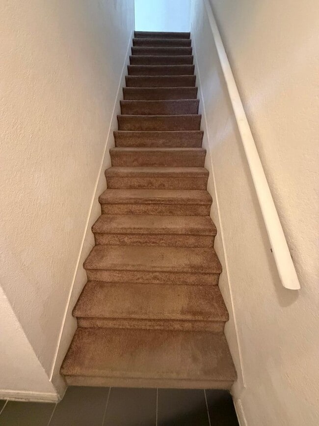 Building Photo - 6025 Westgate Dr