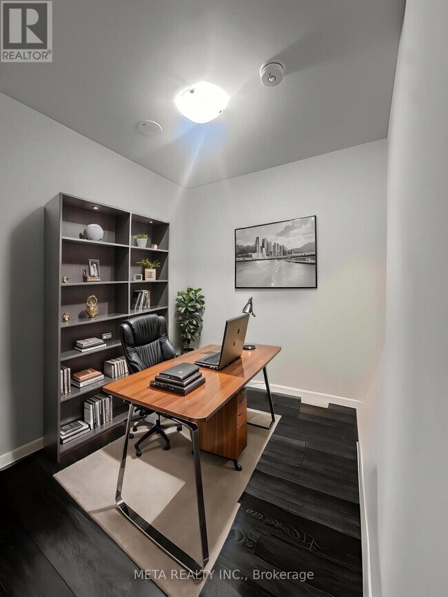 Building Photo - 1050 Main St E