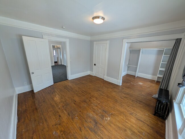 Foto del edificio - 2 bedroom 1 bath unit. Near downtown St Paul. On the busline