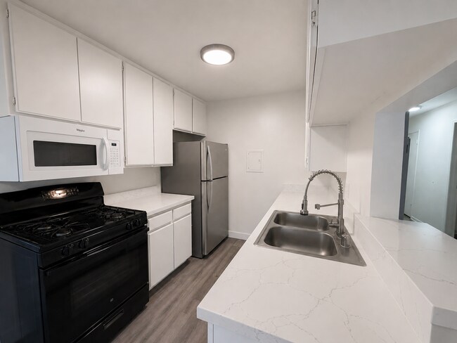 Interior Photo - 5245 Chesebro Rd