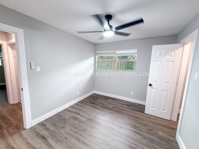 Foto del edificio - 6023 Heatherbrook Dr