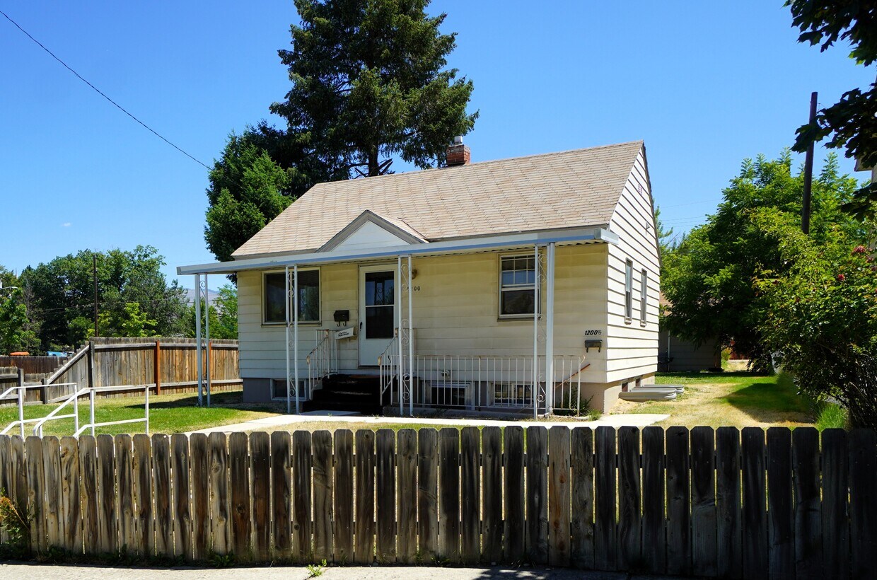 Primary Photo - 1200 S Vermont Ave