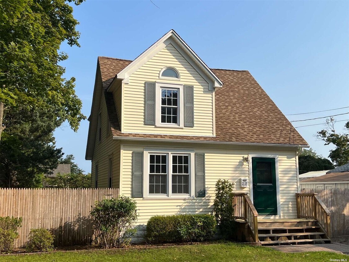 Primary Photo - 21 Overton St