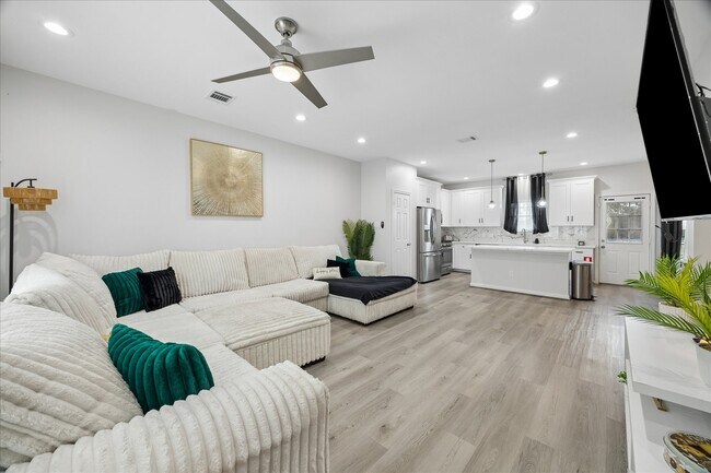 Foto del edificio - 8308 James Franklin St