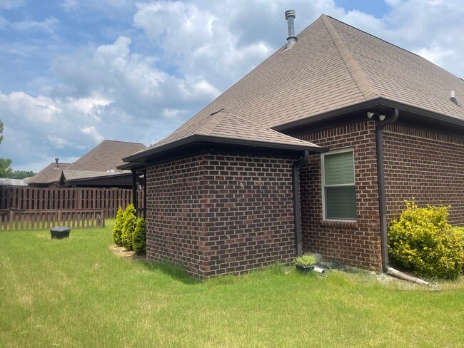 Building Photo - 316 Meadow Way