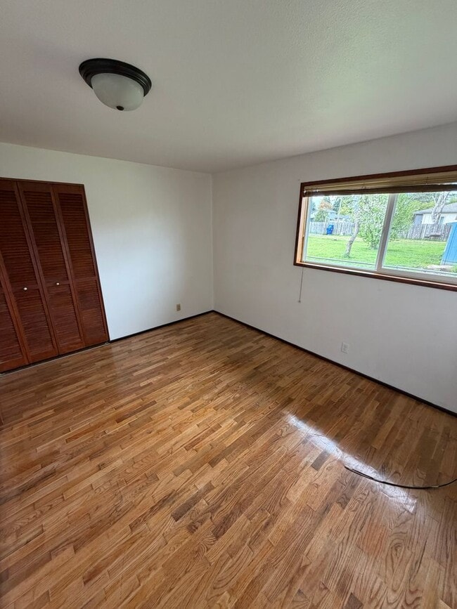 Foto del edificio - 1135 Laurel Ave