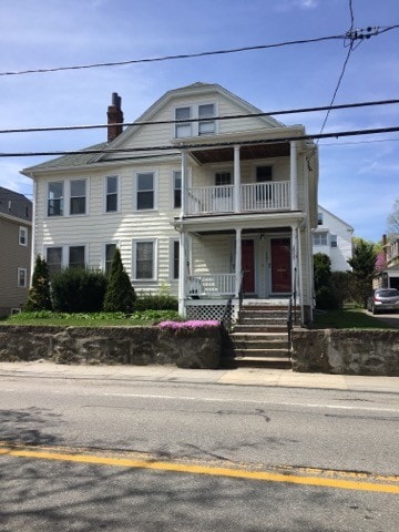 Building Photo - 527 School St