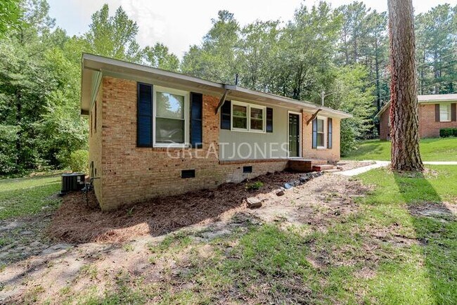 Building Photo - REDUCED! - NOW OFFERING 1/2 MONTH FREE WIT...