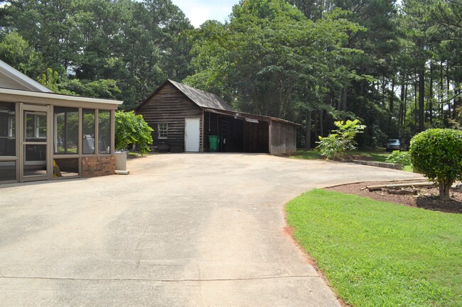 Building Photo - 1375 Nelms Dr