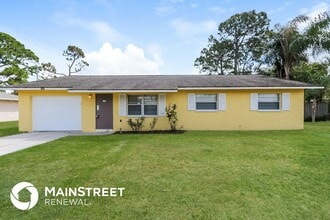 Building Photo - 159 NW Avens St