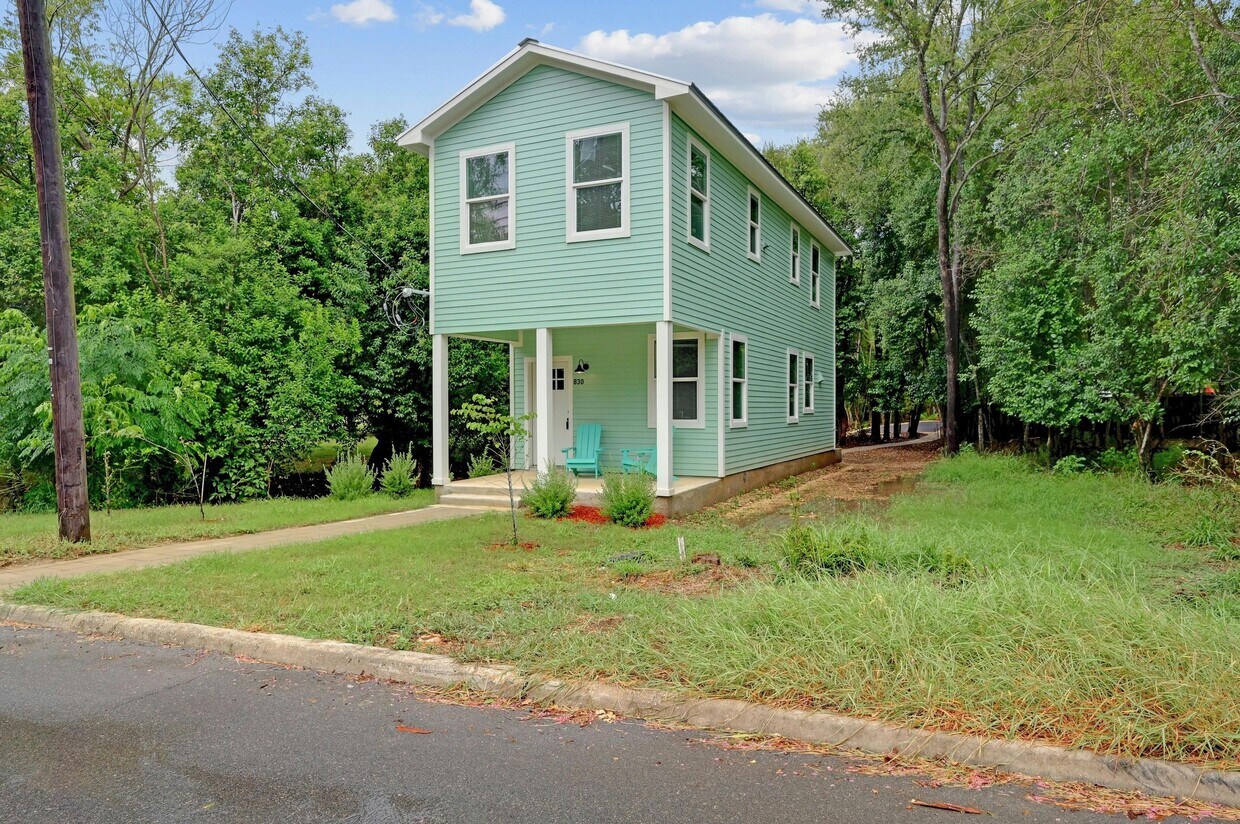 Foto principal - 830 Martin Luther King Dr