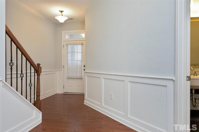Photo - 3 Bedroom 2.5 Bathroom Townhome Home w/ Op...