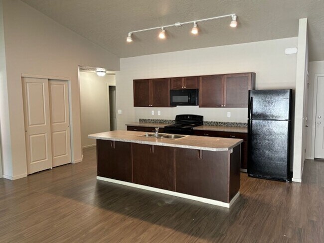 Building Photo - 1625