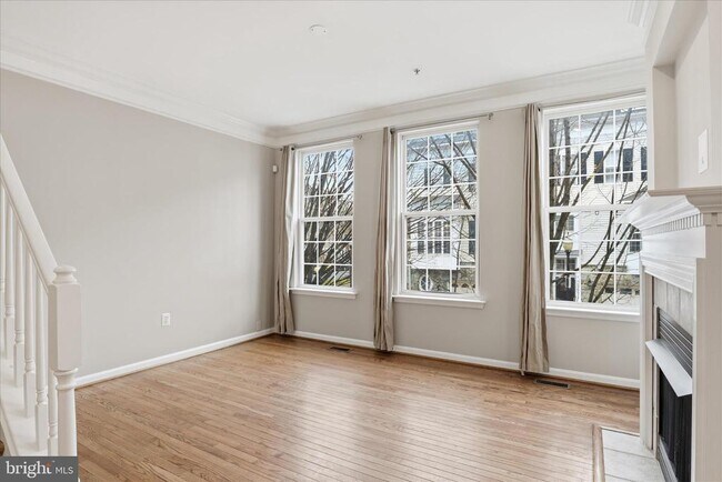 Foto del edificio - 5053 Kilburn St