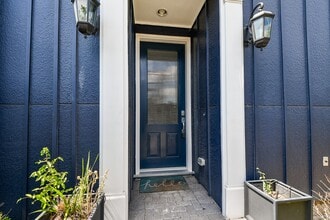 Building Photo - 703 Bringhurst St