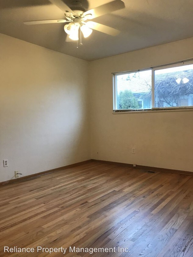 Building Photo - 3540 SE 63rd Ave