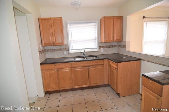 Building Photo - 6144 Ternes