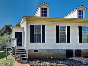 Building Photo - 213 Toby Springs Ln