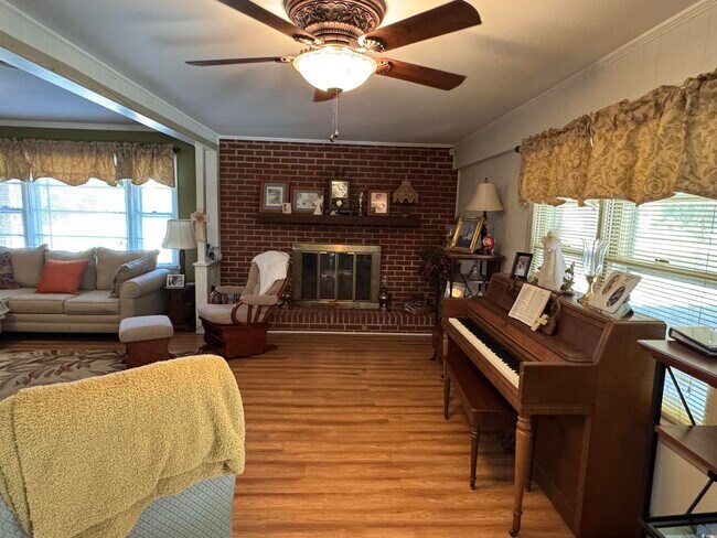 Foto del edificio - 3621 Saints Delight Rd