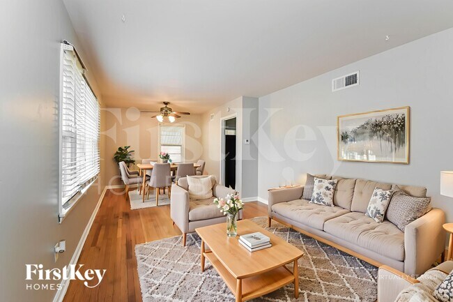 Foto del edificio - 1458 S White Station Rd