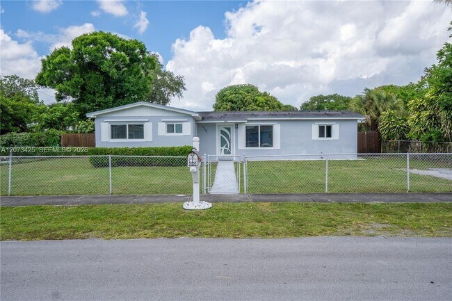 Foto del edificio - 20440 NW 20th Ct